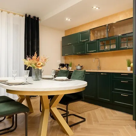 Ursus Nova With Parking By Renters Prestige Апартаменты