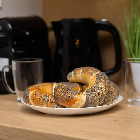 Ursus Nova With Parking By Renters Prestige