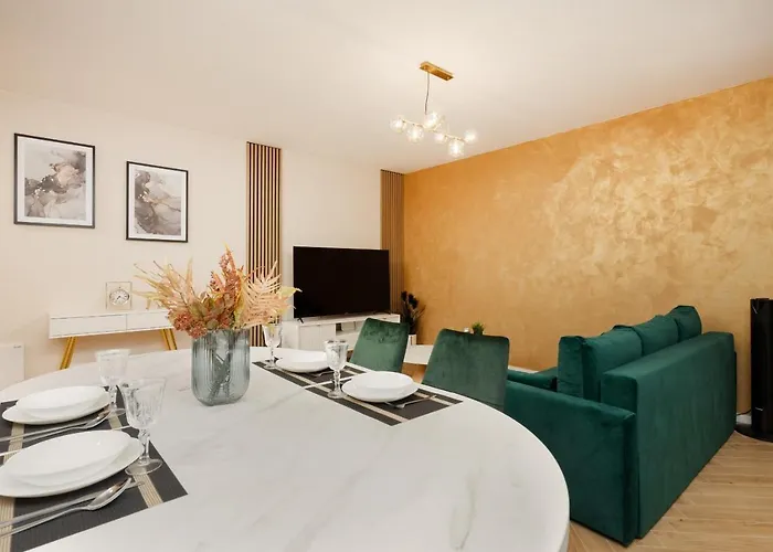 Ursus Nova With Parking By Renters Prestige * Warszawa